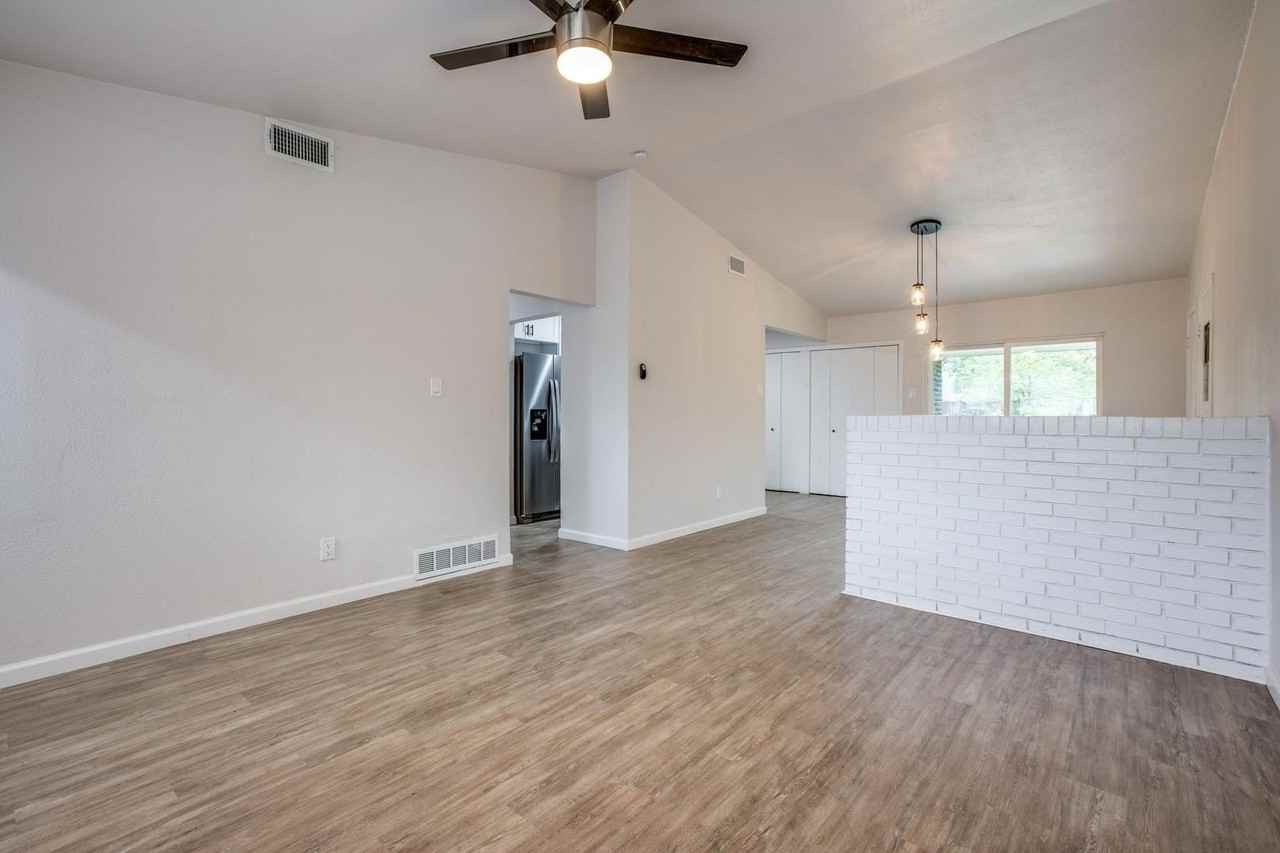 203 North Forest Crest Drive - Photo 4 of 25