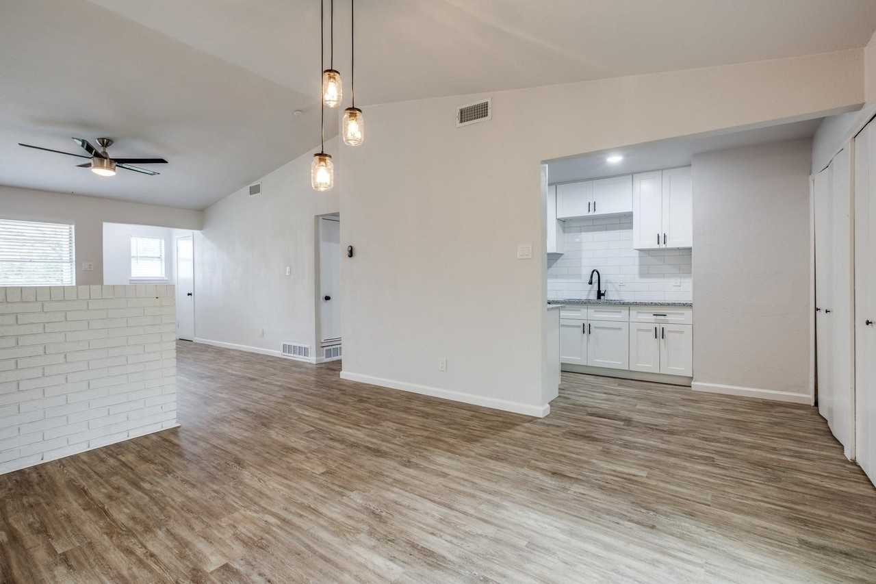 203 North Forest Crest Drive - Photo 7 of 25