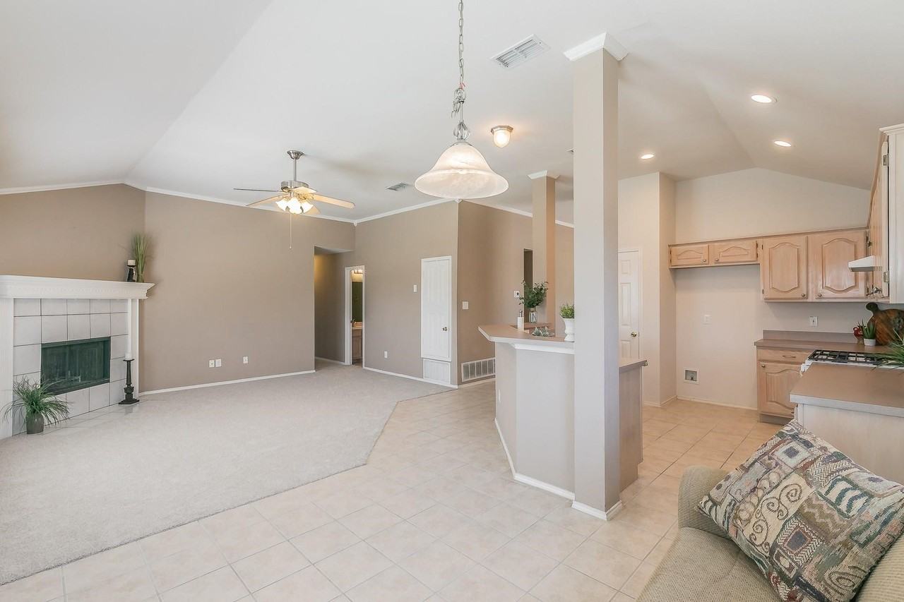 8301 Clearbrook Drive - Photo 7 of 28