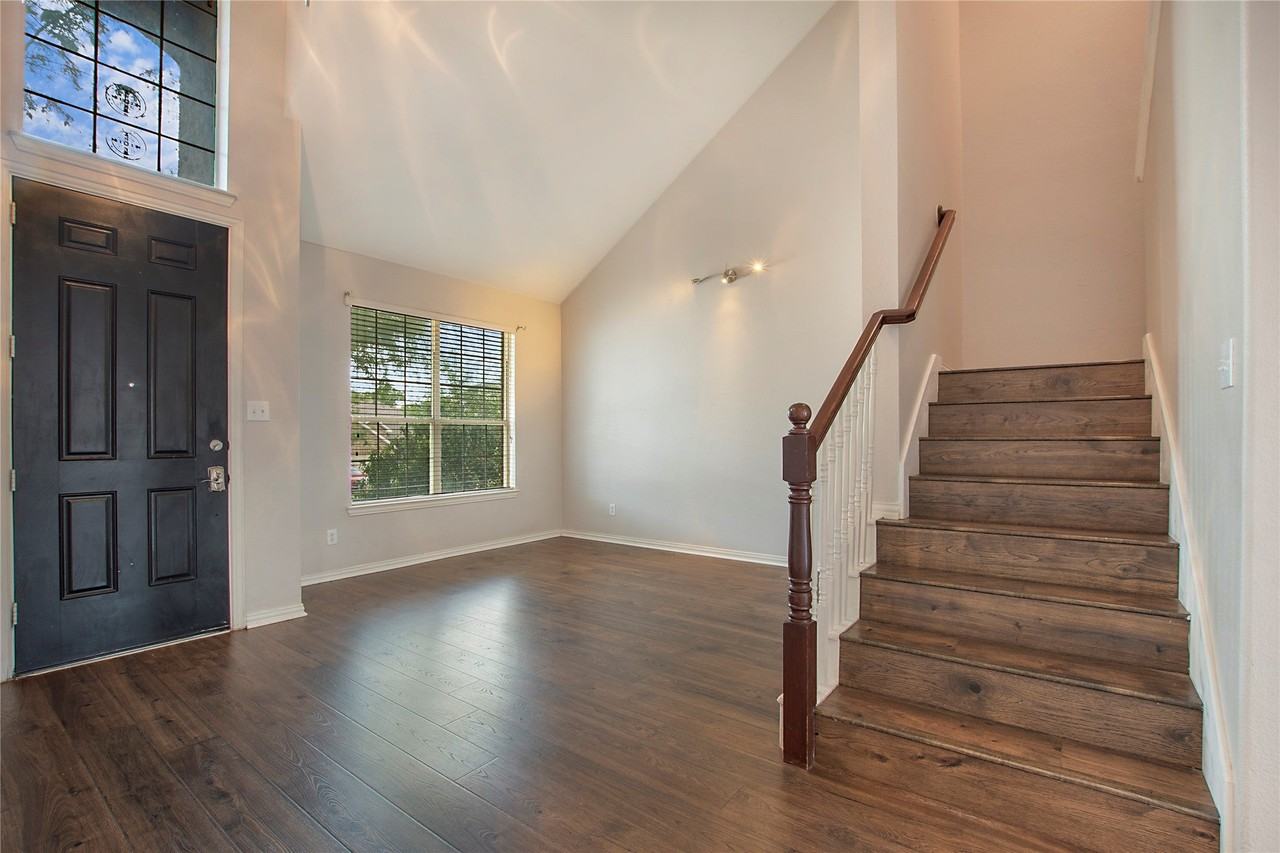 12480 Leaflet Dr - Photo 3 of 39