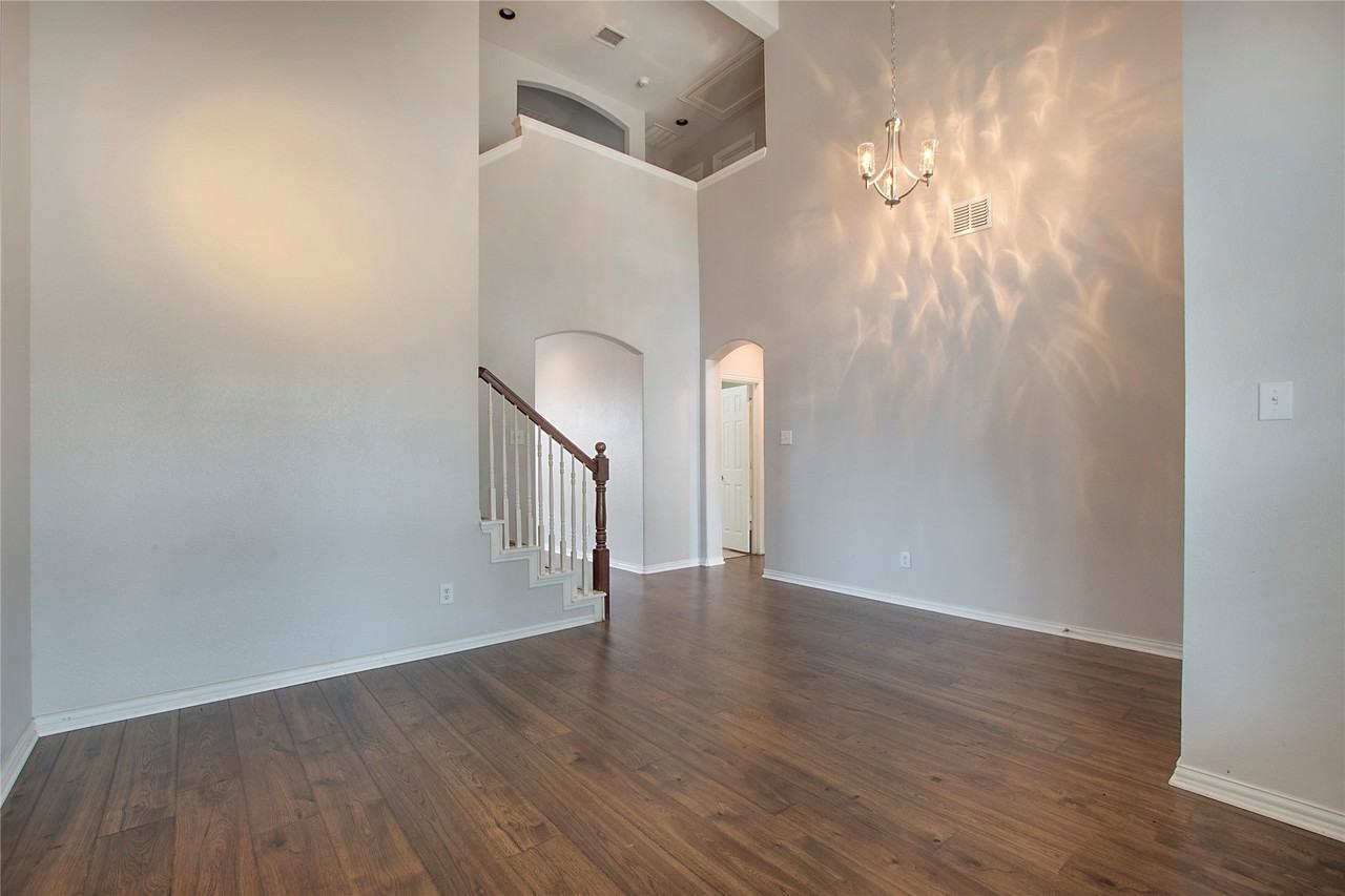 12480 Leaflet Dr - Photo 4 of 39