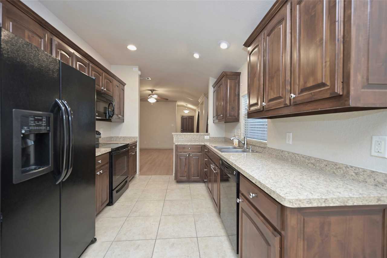 5113 Britton Ridge Ln - Photo 3 of 40