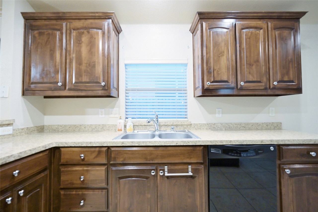 5113 Britton Ridge Ln - Photo 6 of 40