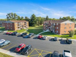 featured image of 905 Heritage Ct #104