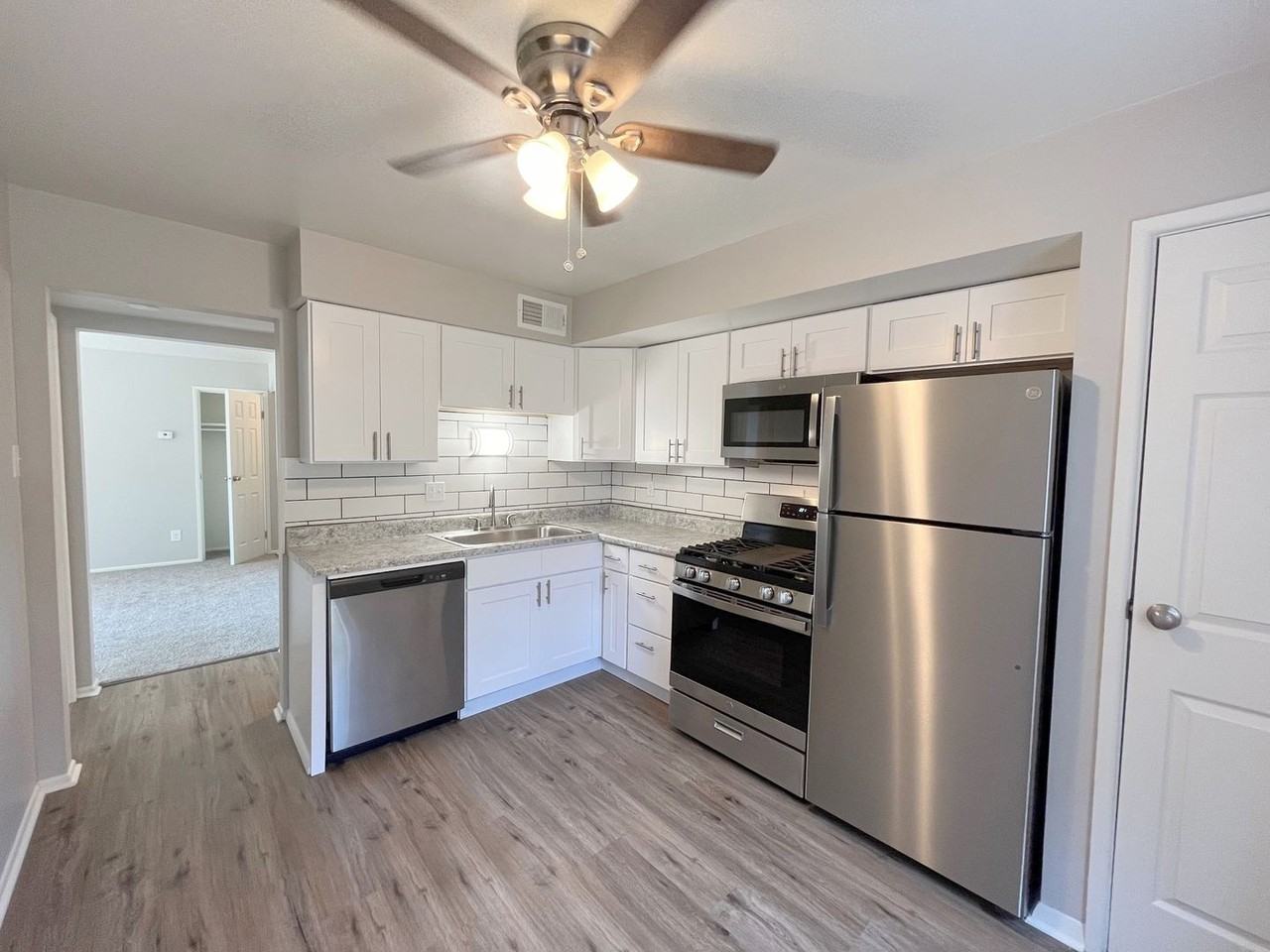 905 Heritage Ct #103 - Photo 7 of 20