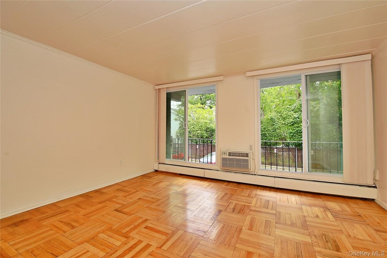 121 Vincent Ave - Photo 2 of 19