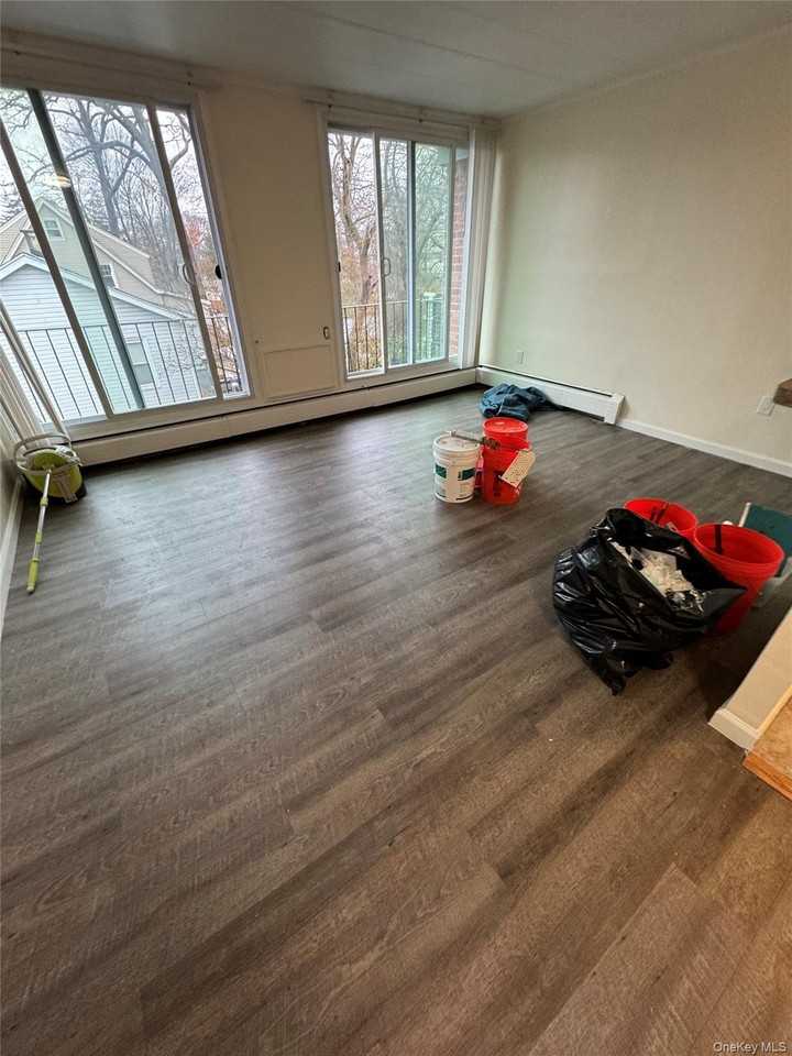 121 Vincent Ave - Photo 4 of 19