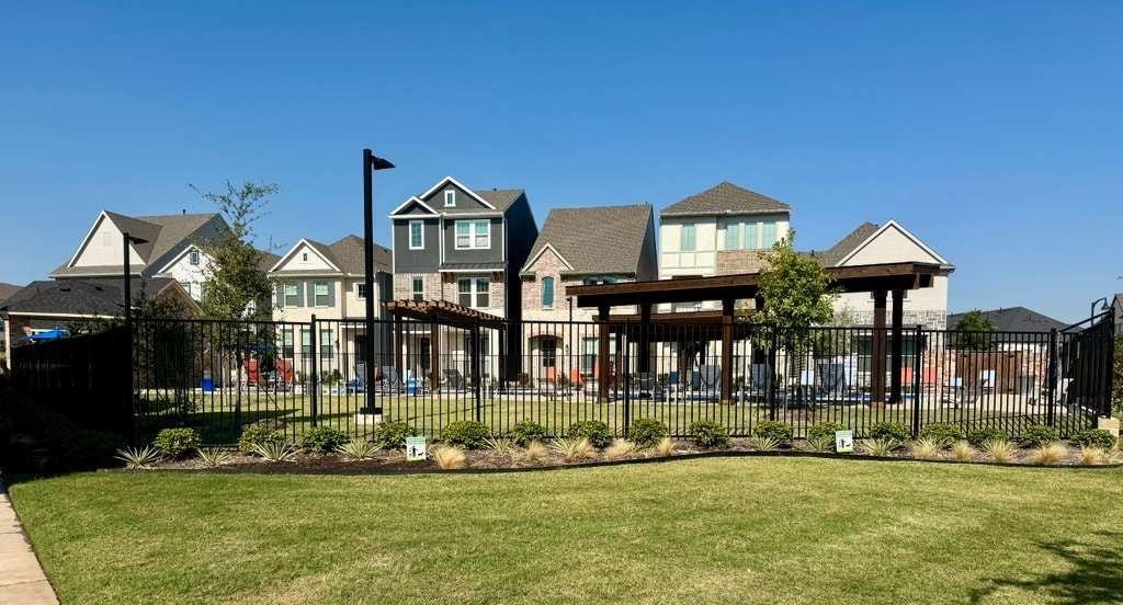 4357 Union St - Photo 4 of 40