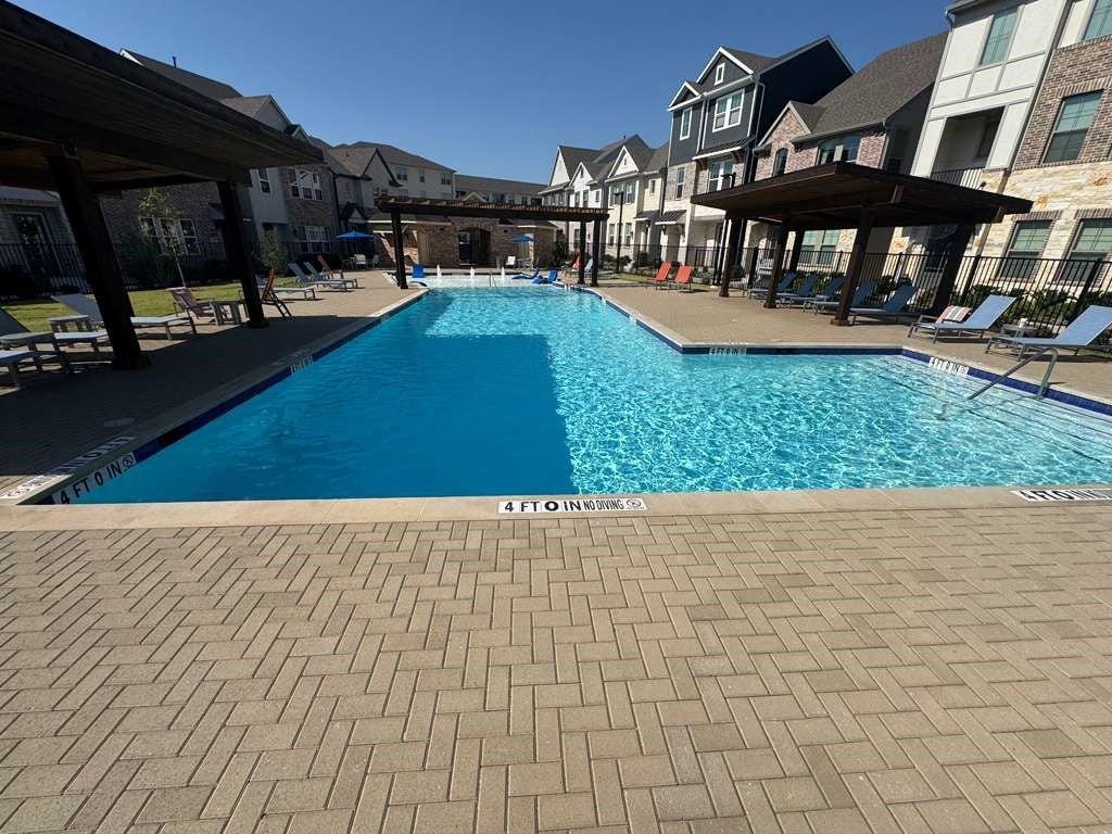 4357 Union St - Photo 5 of 40