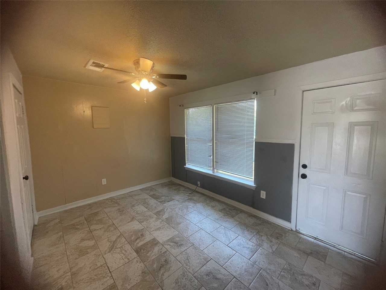 8339 White Settlement Rd - Photo 3 of 9