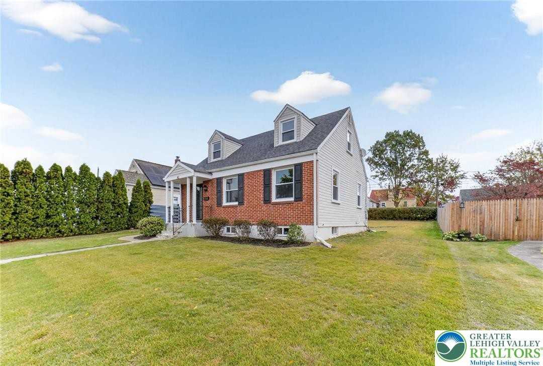 95 7th St - Photo 2 of 26