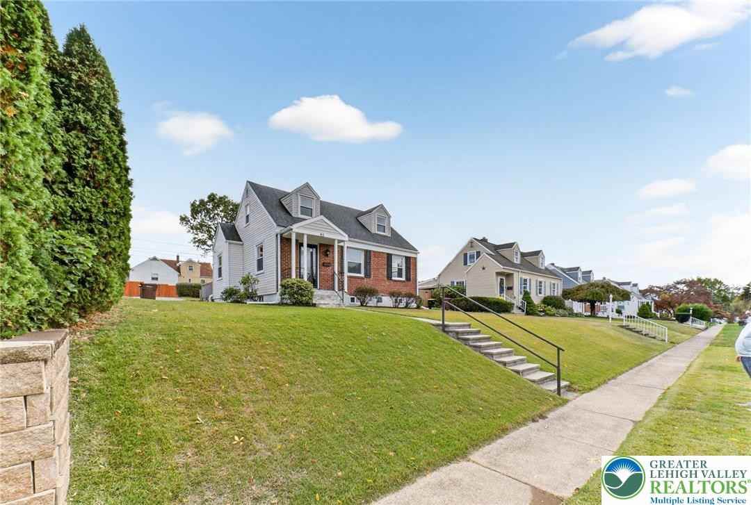 95 7th St - Photo 3 of 26