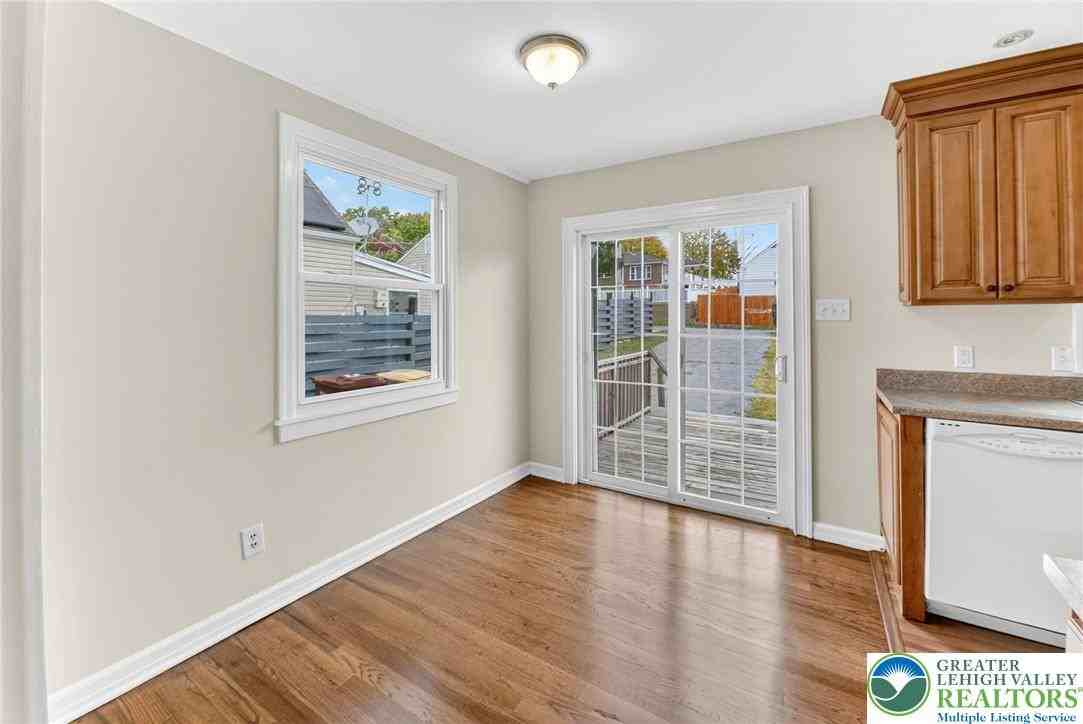 95 7th St - Photo 7 of 26