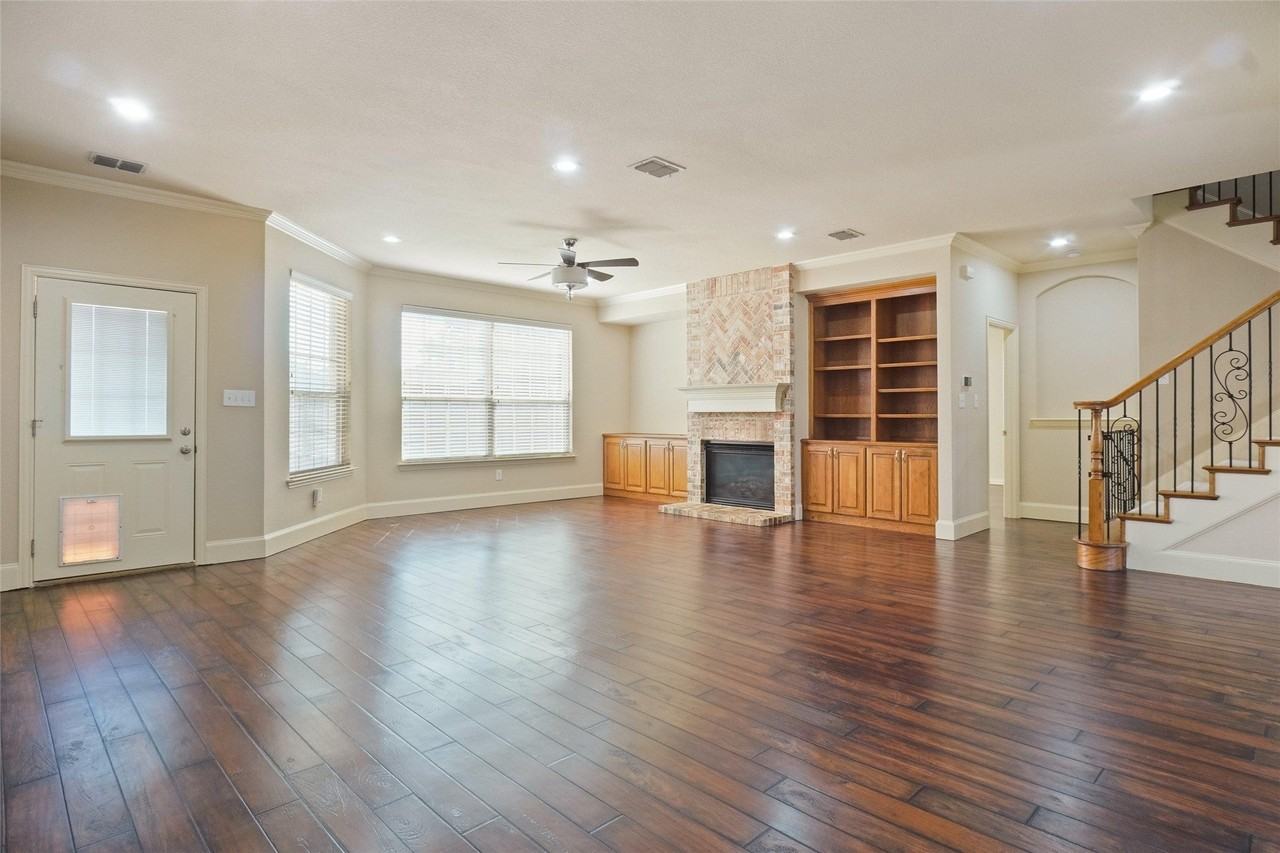 1854 Yorkshire Cir - Photo 4 of 29