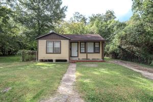 featured image of 3051 W Crockett St