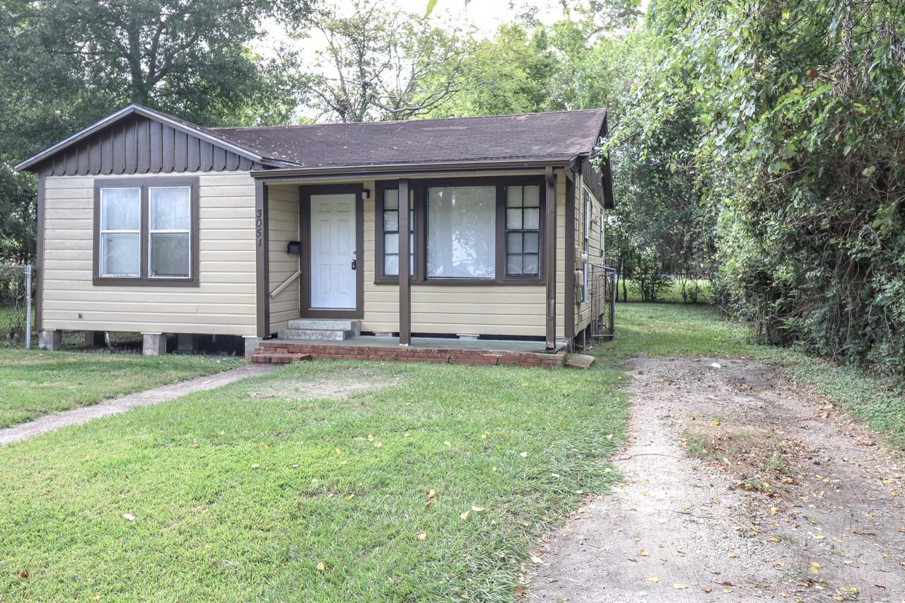 3051 W Crockett St - Photo 2 of 23