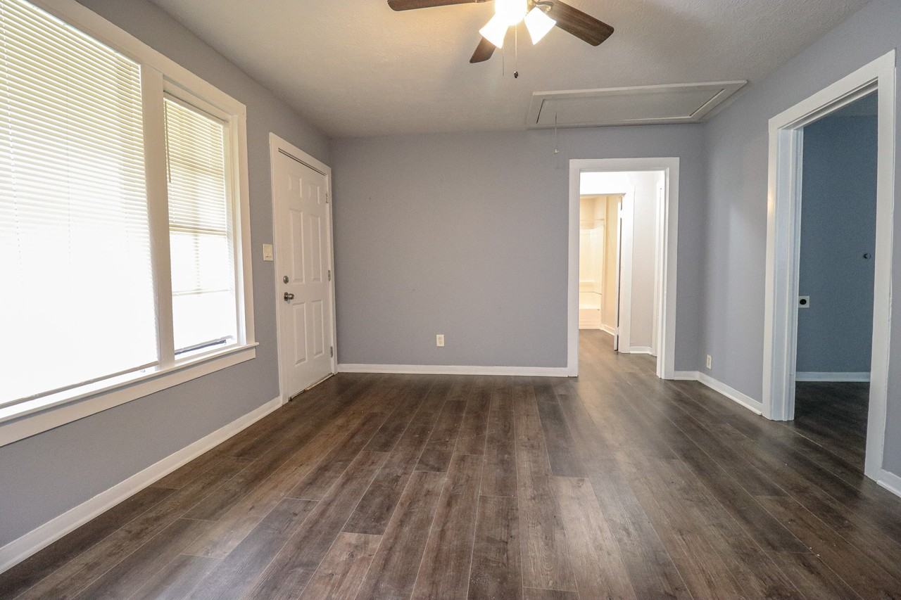 3051 W Crockett St - Photo 5 of 23