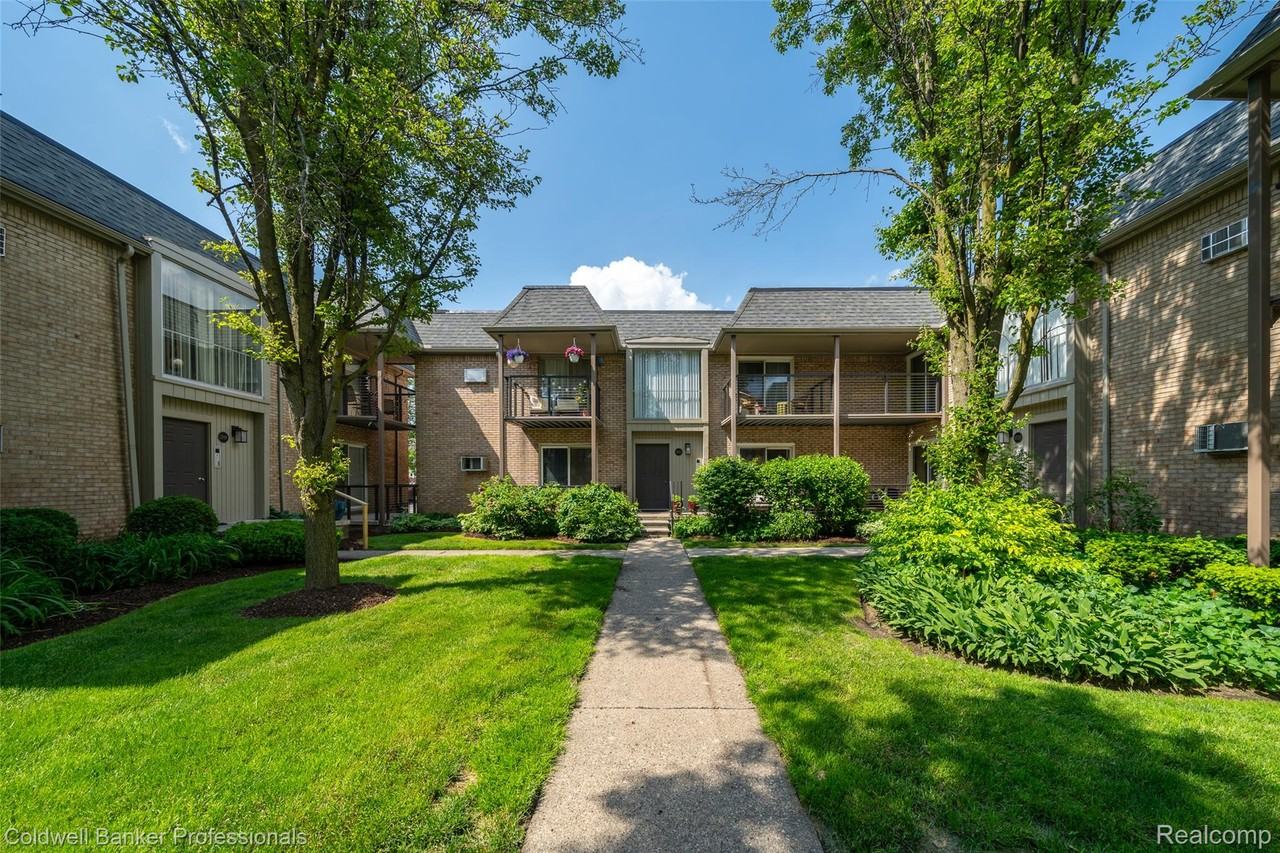 1721 E 14 Mile Rd - Photo 2 of 17