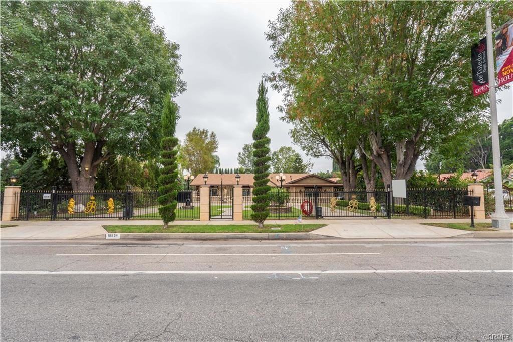 18834 Devonshire Street - Photo 4 of 39