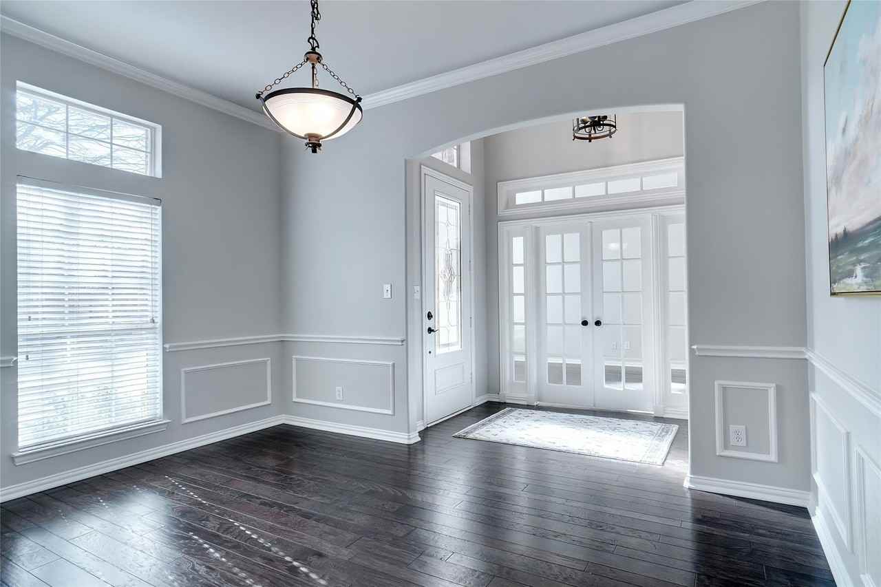 1809 Forest Bend Lane - Photo 2 of 18