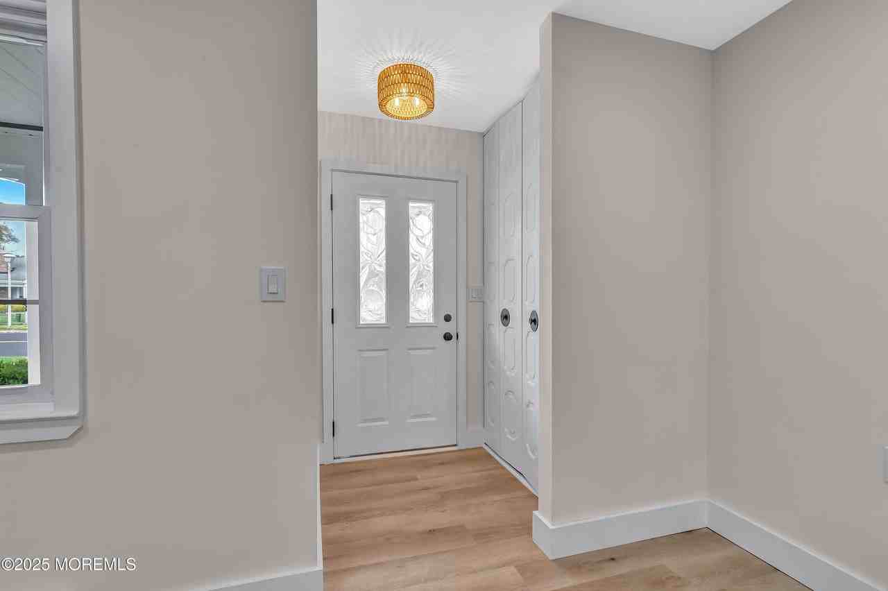 9 Buckingham Drive - Photo 4 of 30