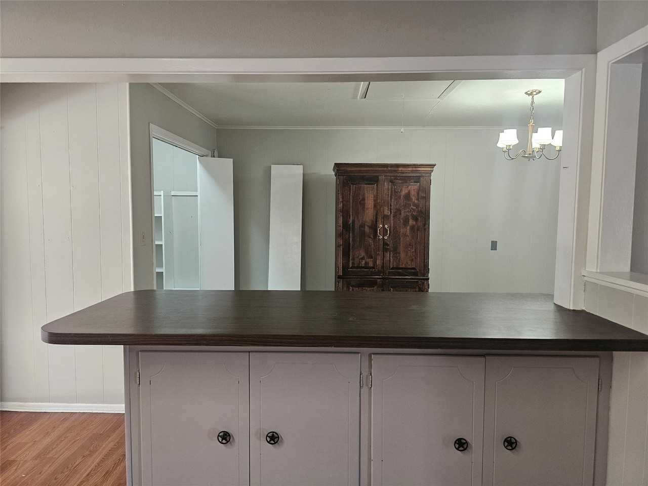 604 E 4th St - Photo 6 of 20