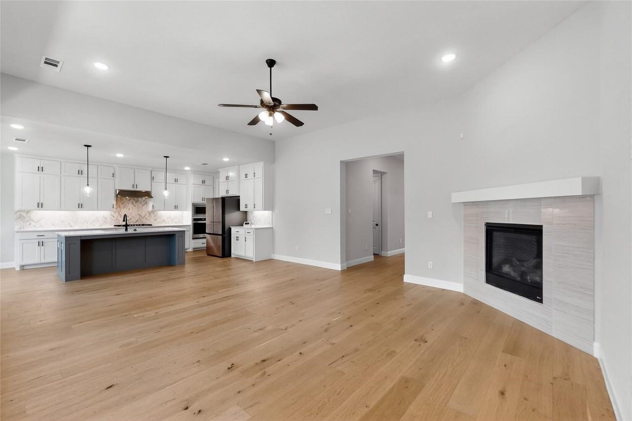 1525 Wild Indigo Dr - Photo 4 of 16