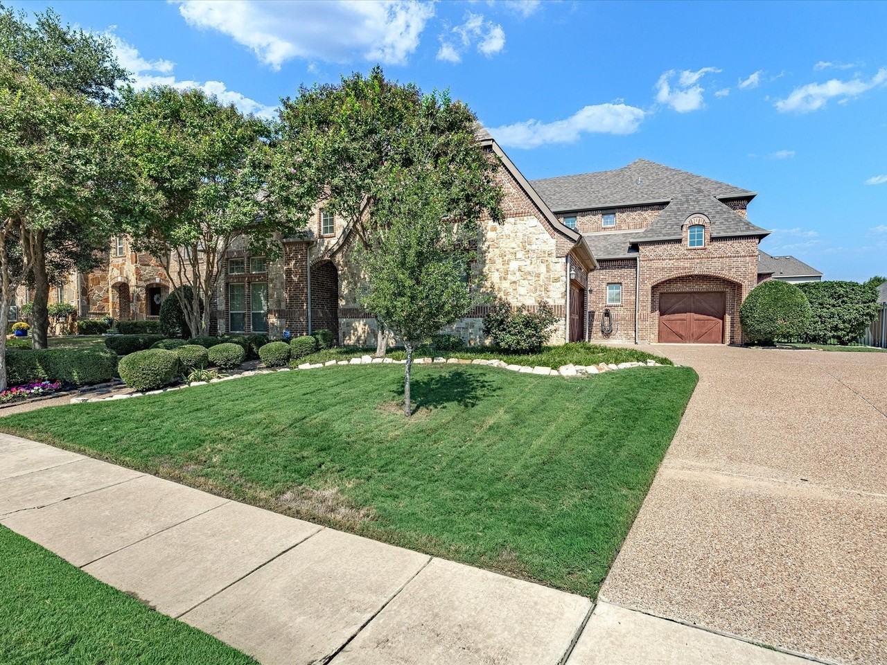 2229 Alisa Lane - Photo 4 of 40