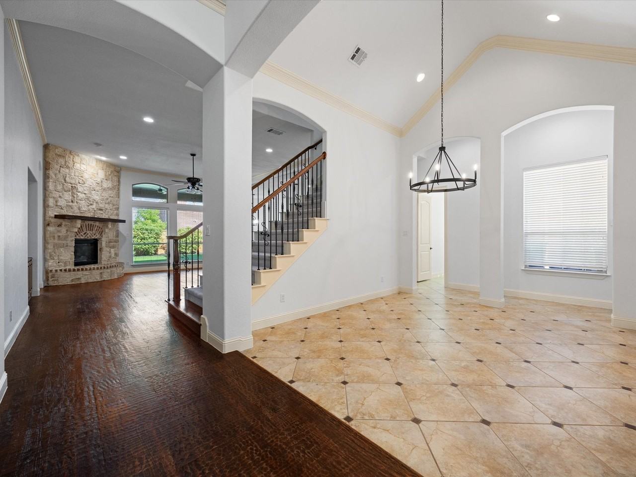 2229 Alisa Lane - Photo 5 of 40