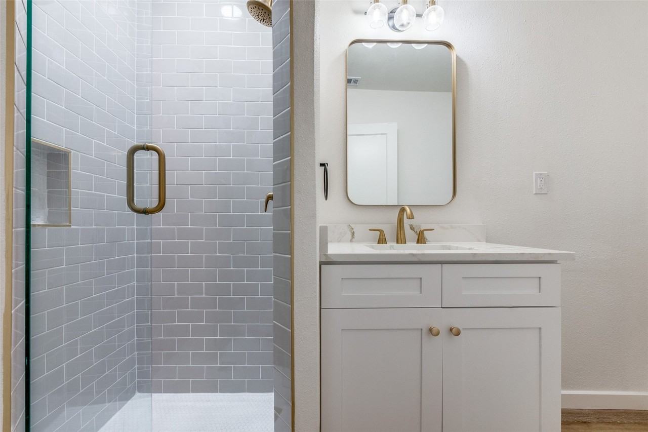 2342 Healey Dr - Photo 6 of 13