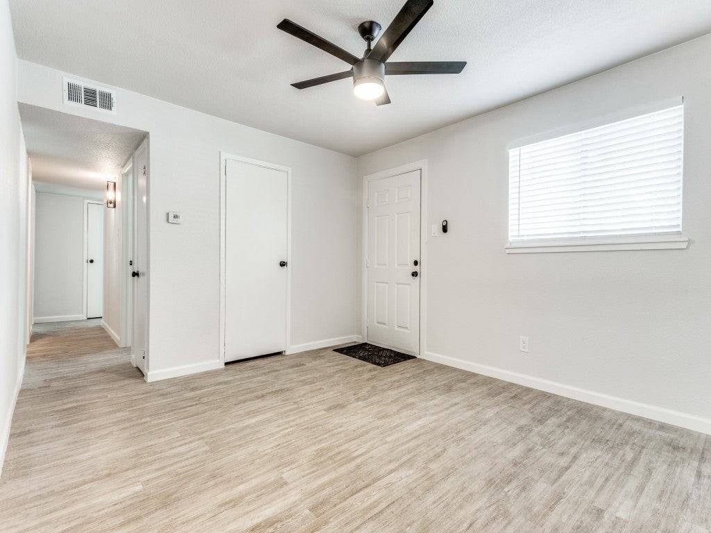 1814 Burke Dr - Photo 2 of 12