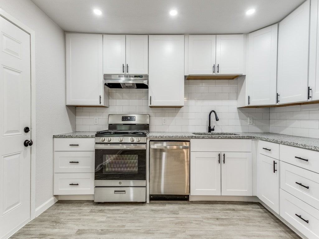 1814 Burke Dr - Photo 5 of 12