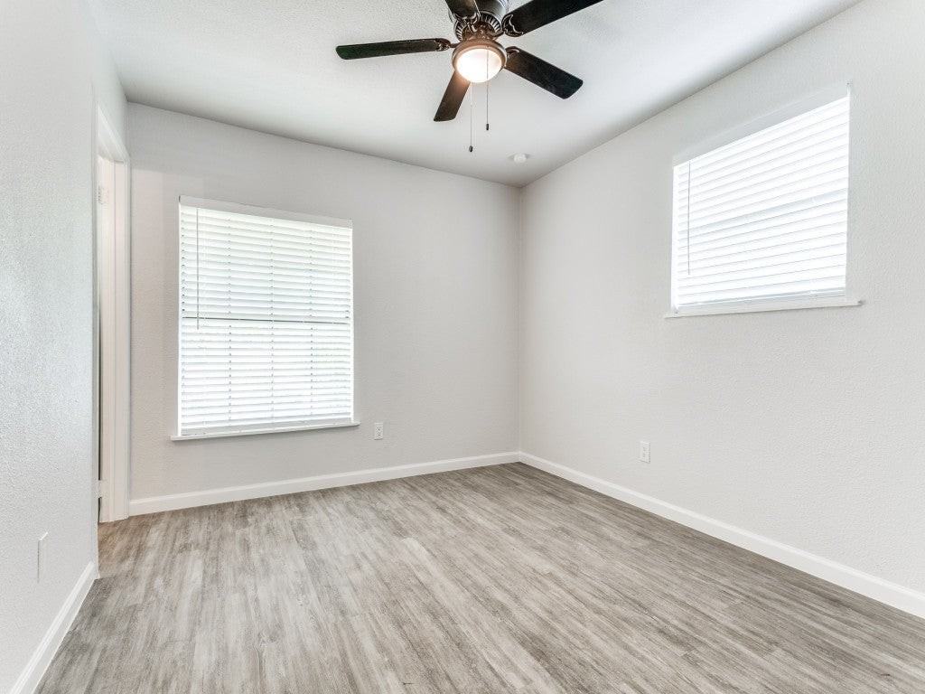 1814 Burke Dr - Photo 6 of 12