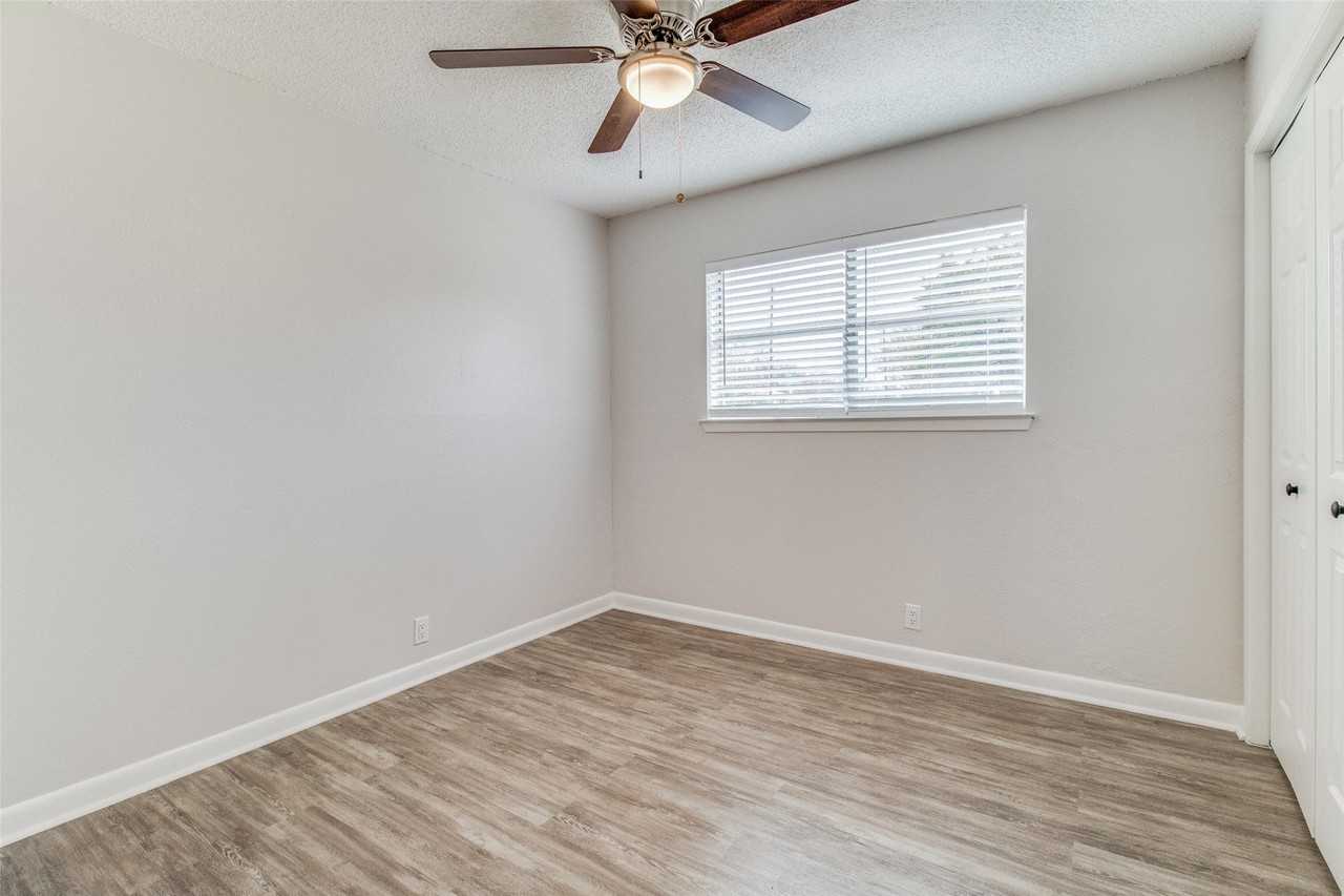822 N Throckmorton St - Photo 7 of 12
