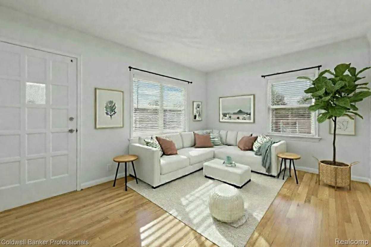 3263 Prairie Ave - Photo 2 of 12