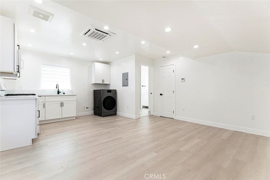 11321 Collett Ave - Photo 4 of 11