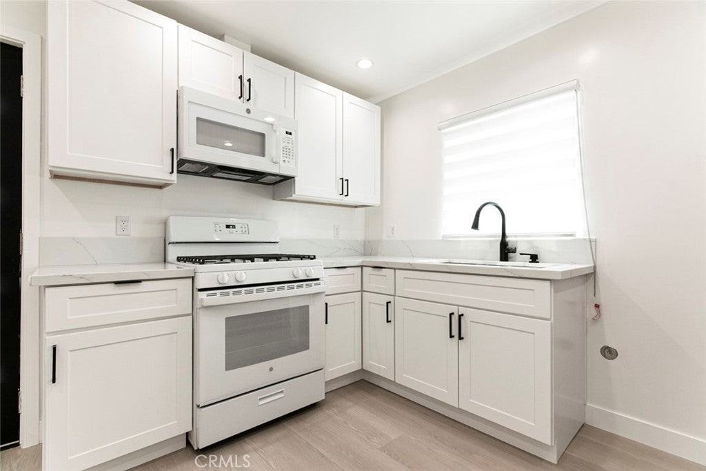 11321 Collett Ave - Photo 7 of 11