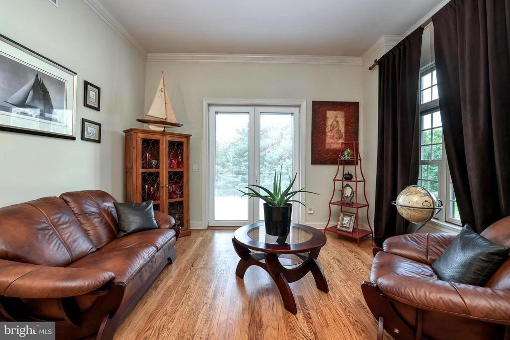 86 Aqueduct Rd - Photo 4 of 50