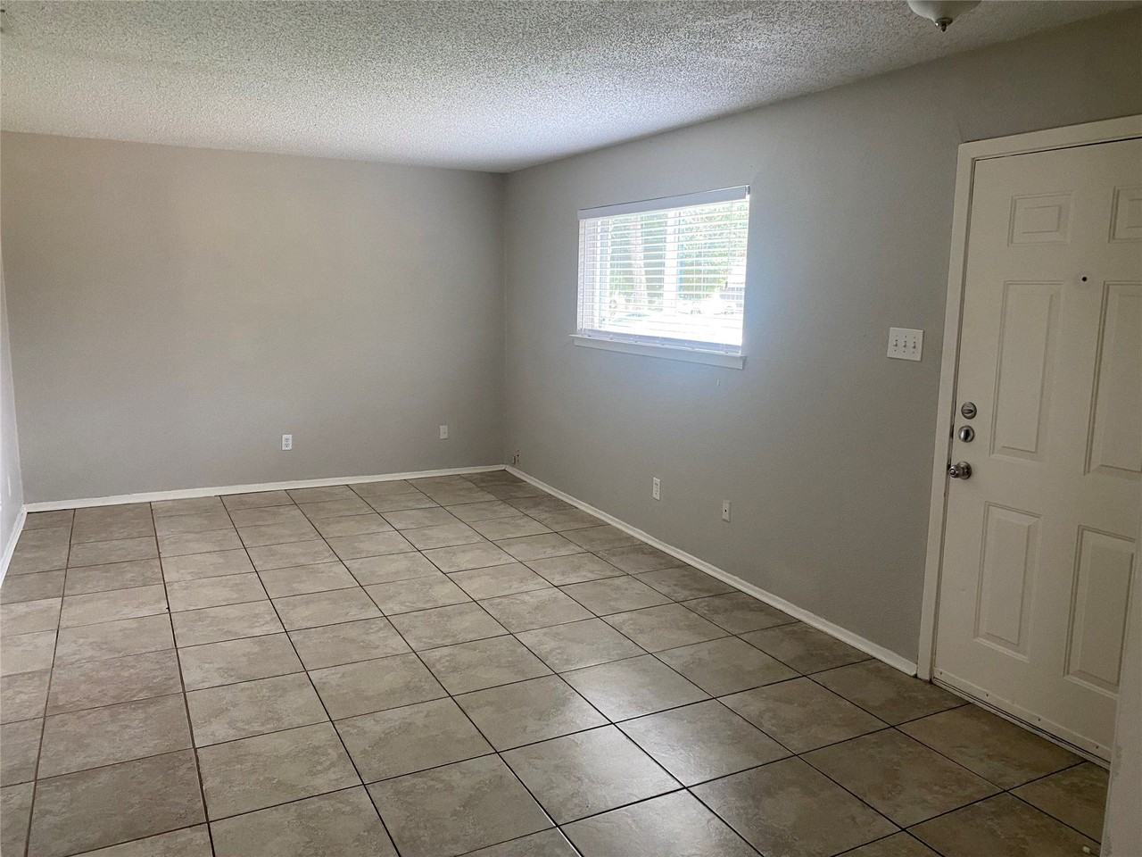 3313 Morris Avenue - Photo 3 of 28