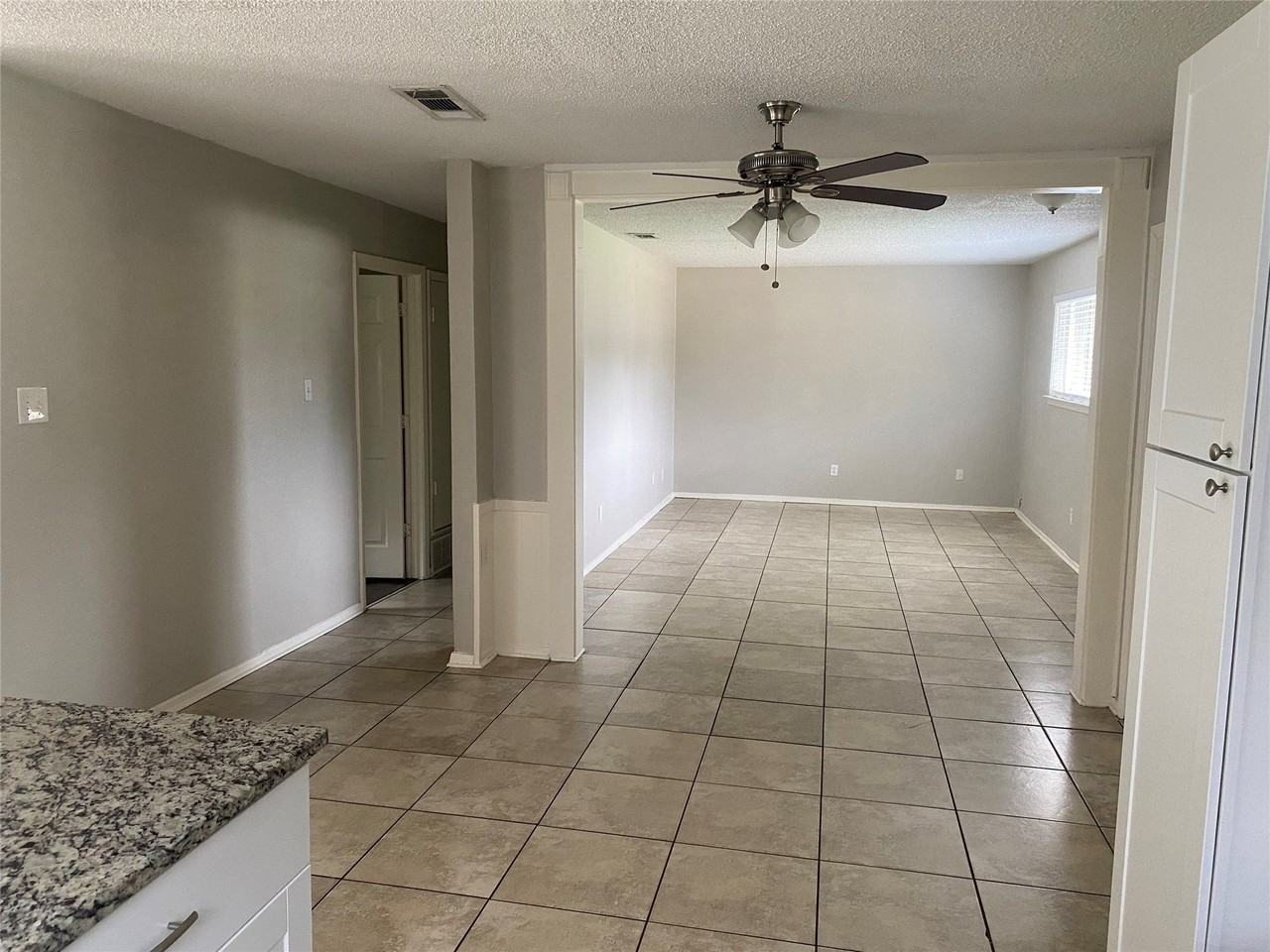 3313 Morris Avenue - Photo 5 of 28