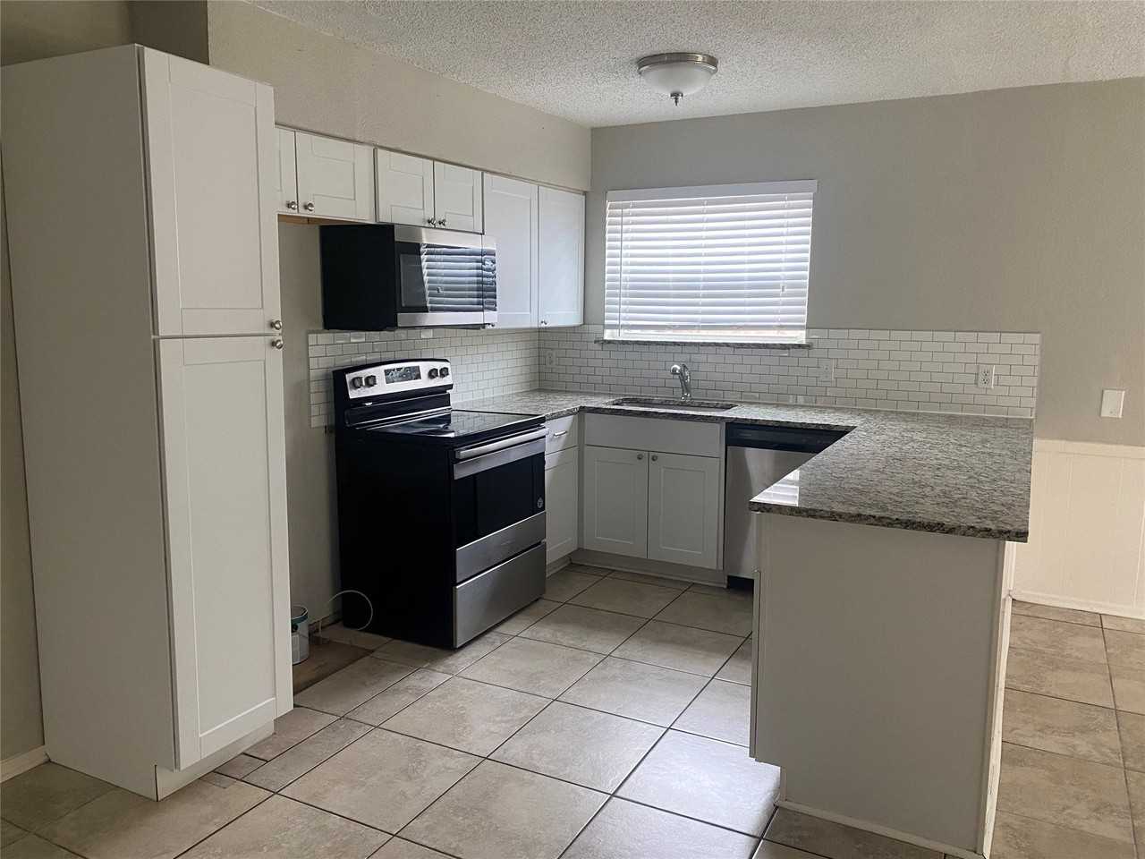 3313 Morris Avenue - Photo 7 of 28