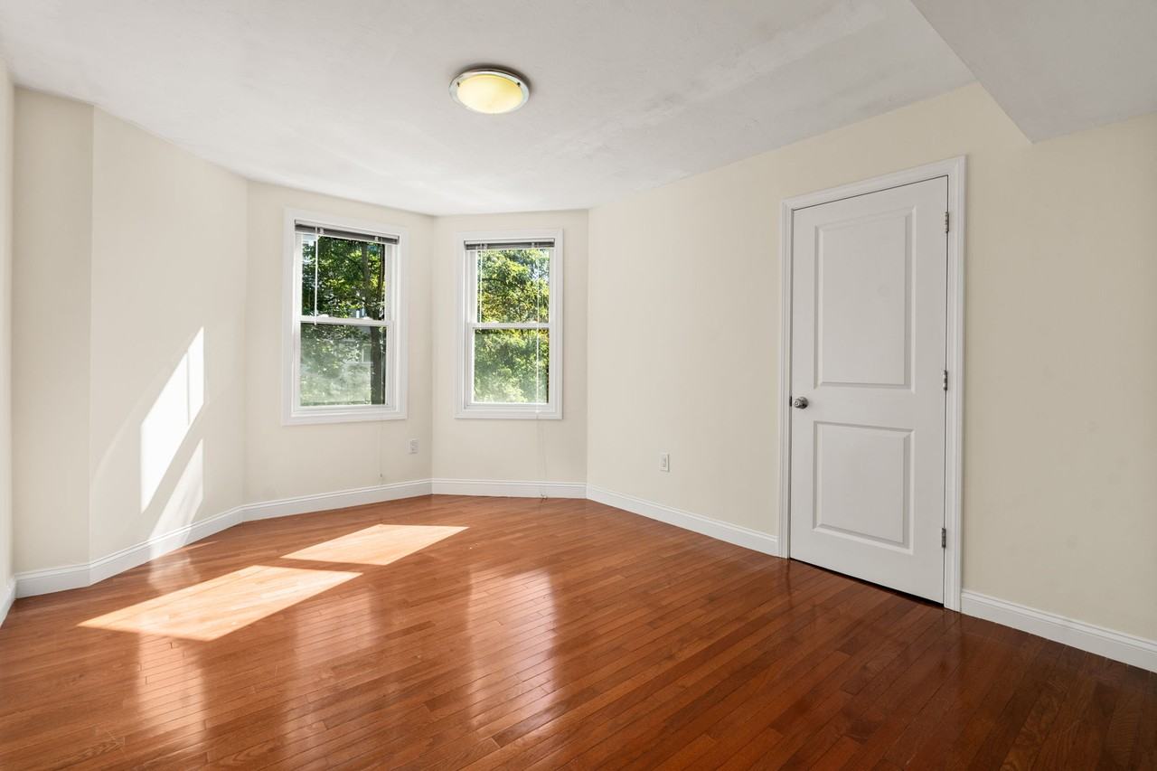 93 Kilsyth Rd #3 - Photo 5 of 18