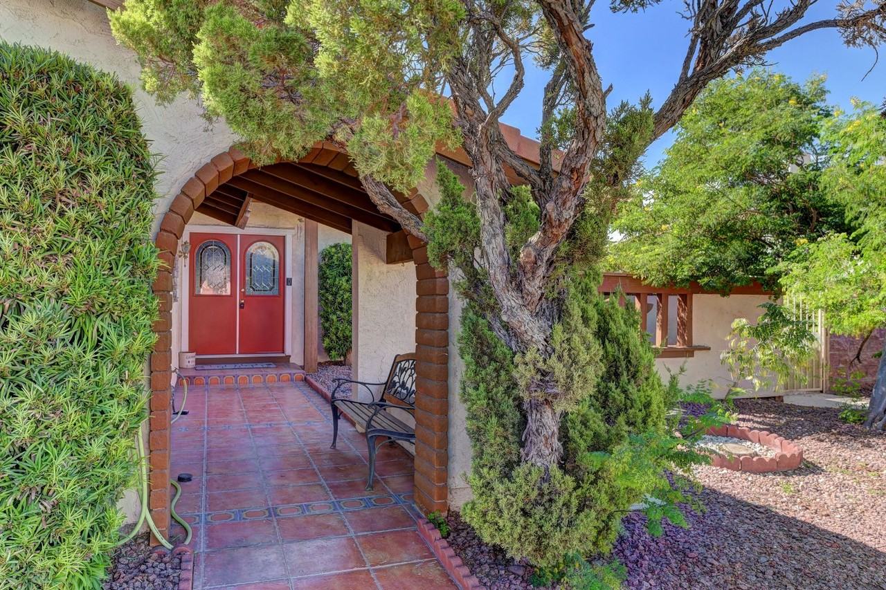 3751 El Camino Rd - Photo 4 of 27