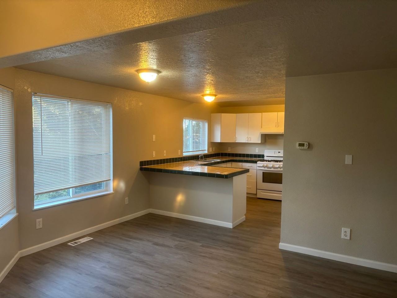 3650 Sw Coast Ave - Photo 5 of 25