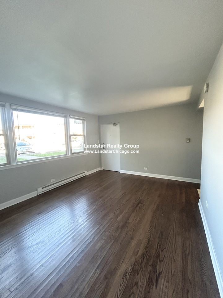 7628 N Milwaukee Ave #1B - Photo 4 of 9