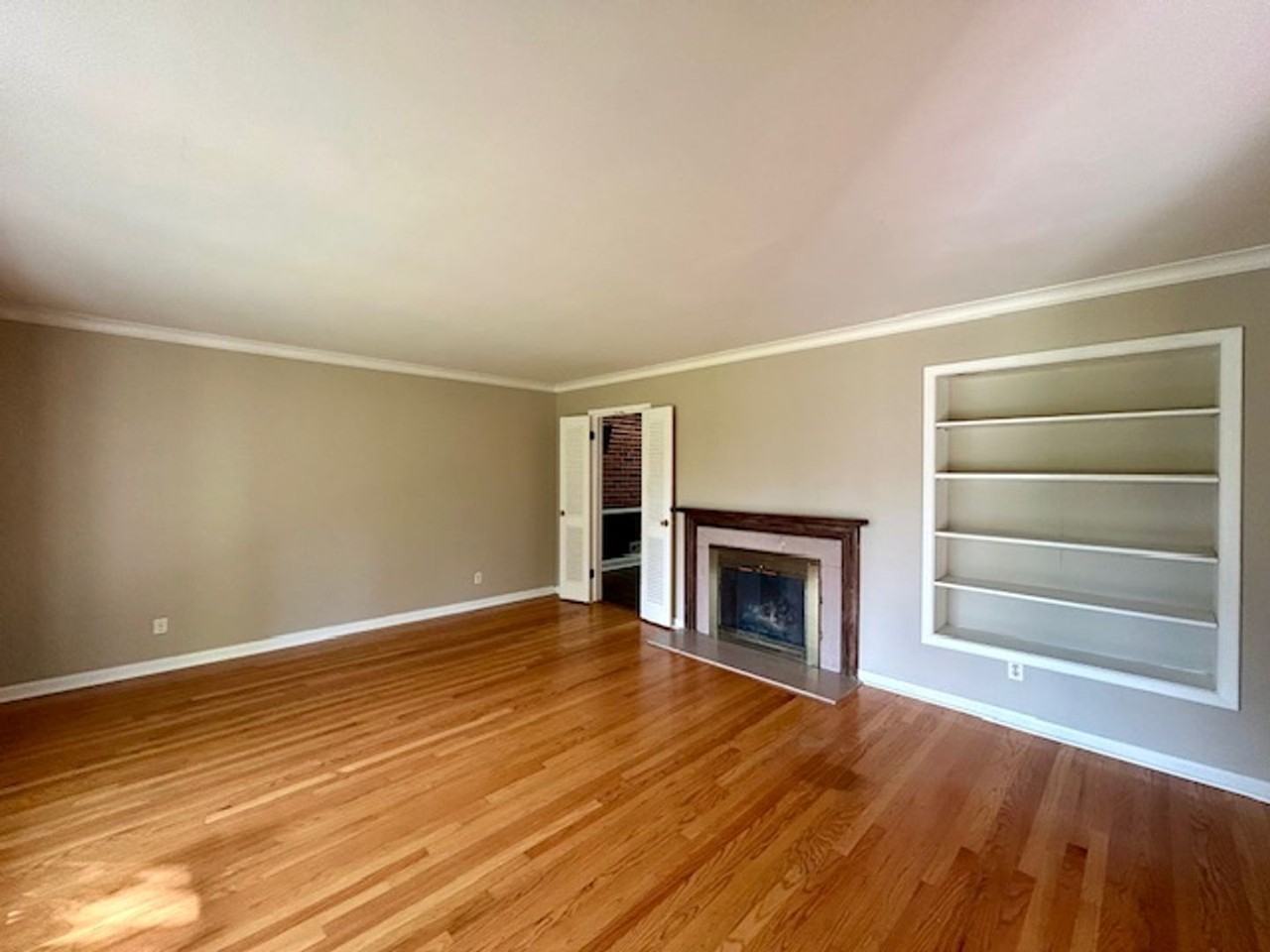 5106 Radnor Road - Photo 6 of 33