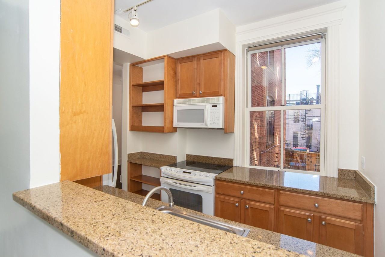 U Street Apartments - Photo 4 of 38