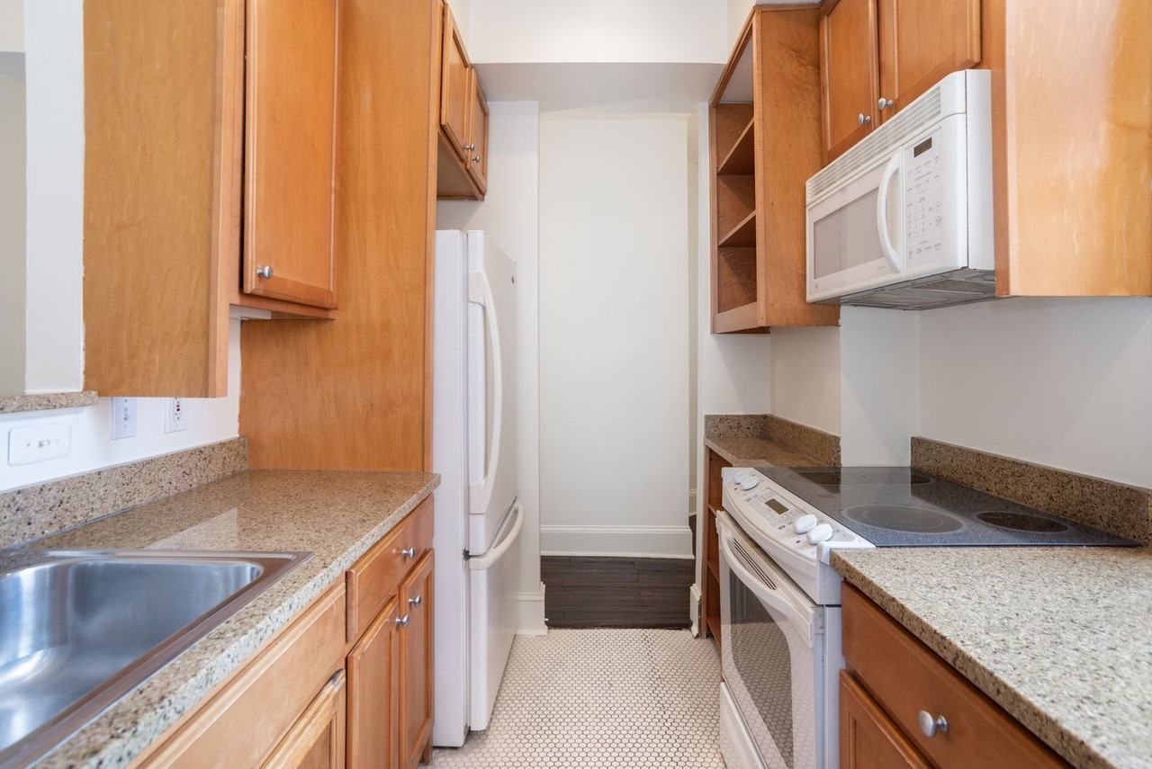 U Street Apartments - Photo 5 of 38