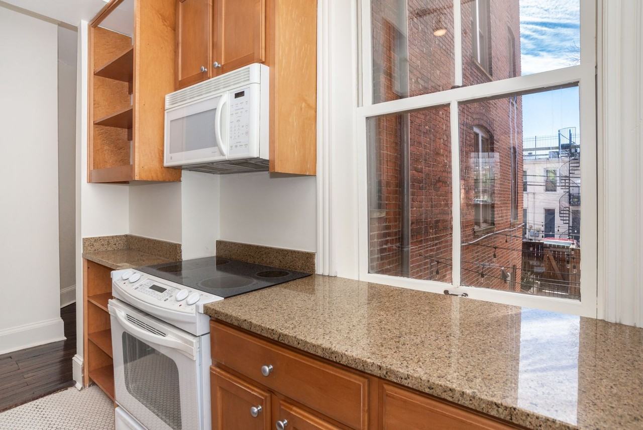 U Street Apartments - Photo 7 of 38
