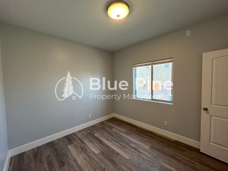 1446 E 17th St #1 - Photo 7 of 12